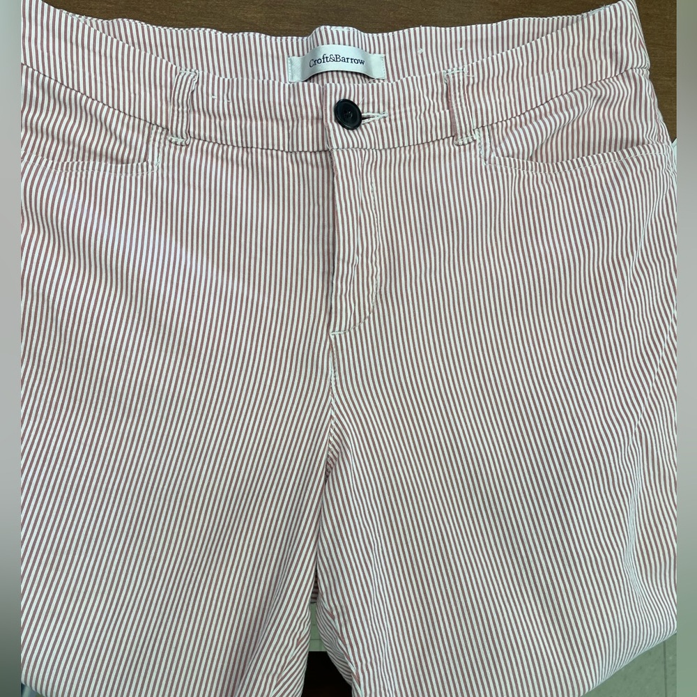 Croft and Barrow size 12 reddish white vertical stripe stretch capris